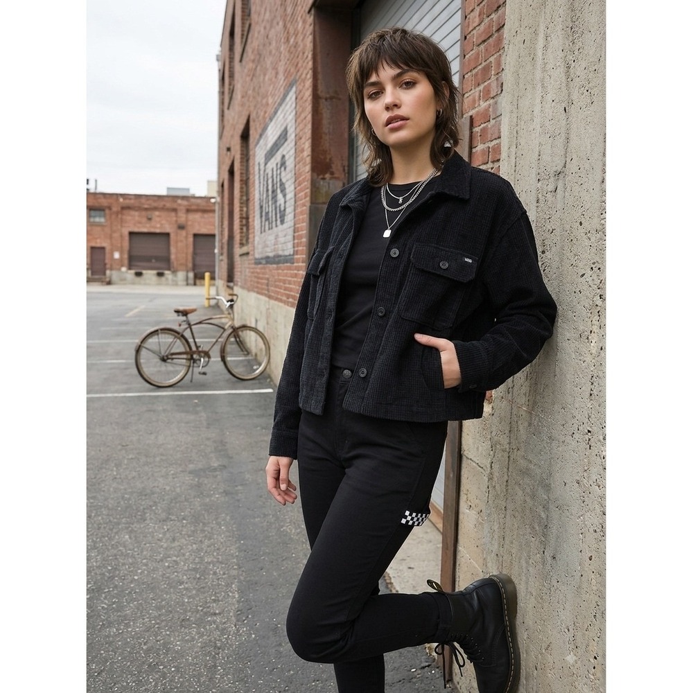 Vans Womens Black Corduroy Cropped Shirt Jacket Shacket Large Relaxed Fit Cotton